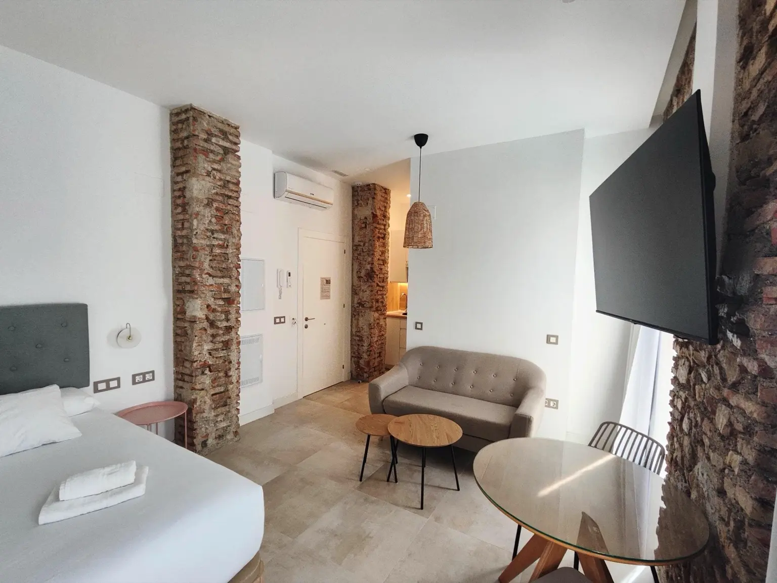 Z13: Dormitorio Salón